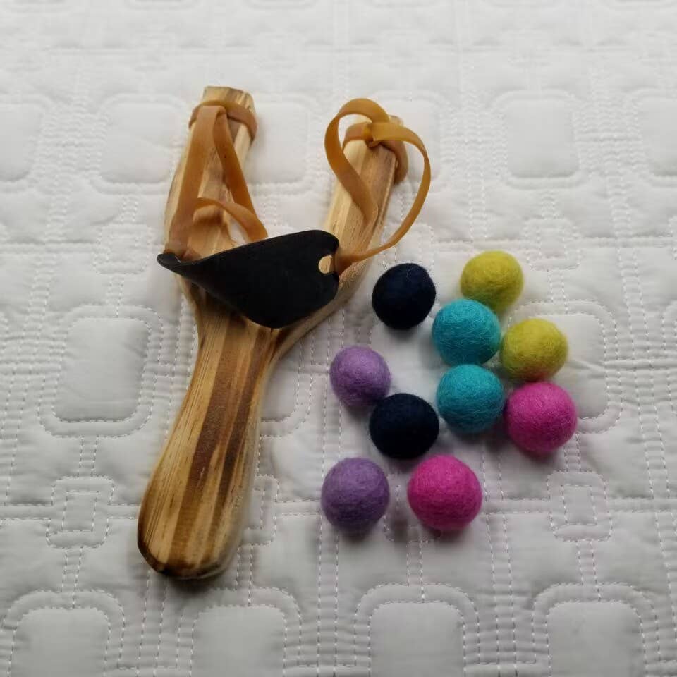 Wooden Slingshot (with 10 Felt Balls)