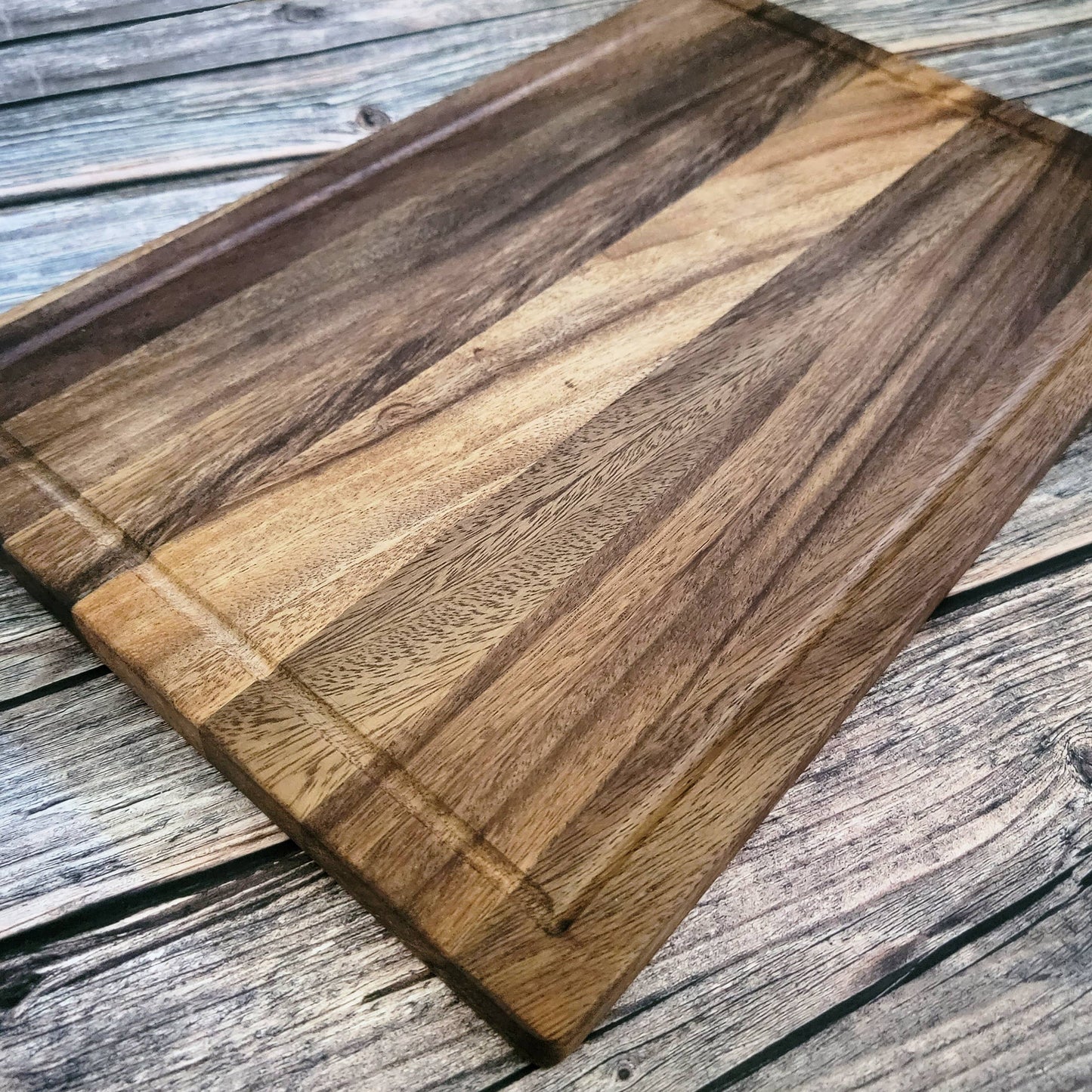 Walnut Cutting Board. Kitchen Chopping Block.