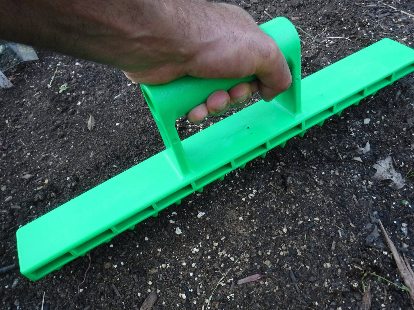 Seed-in Soil Digger and Soil Spacer for Planting Seeds - New